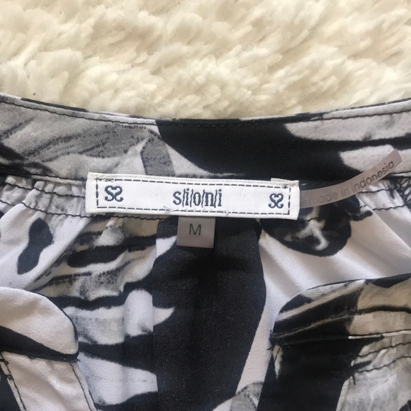 Sioni Black and White Floral Dress Shirt Size M - Picture 3 of 3